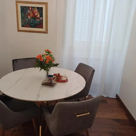 Apartament Palazzo Alferi- Affitti Brevi Italia LʼAquila